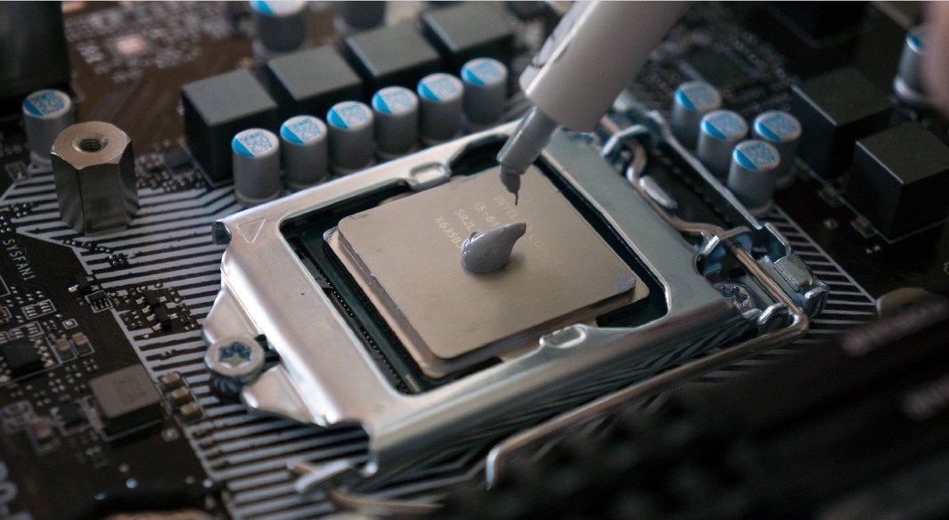 Подробнее о статье Как заменить термопасту на процессоре и зачем это нужно